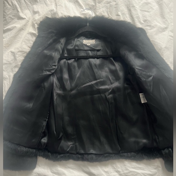 Half Moon Rabbit hair black coat - Picture 3 of 5